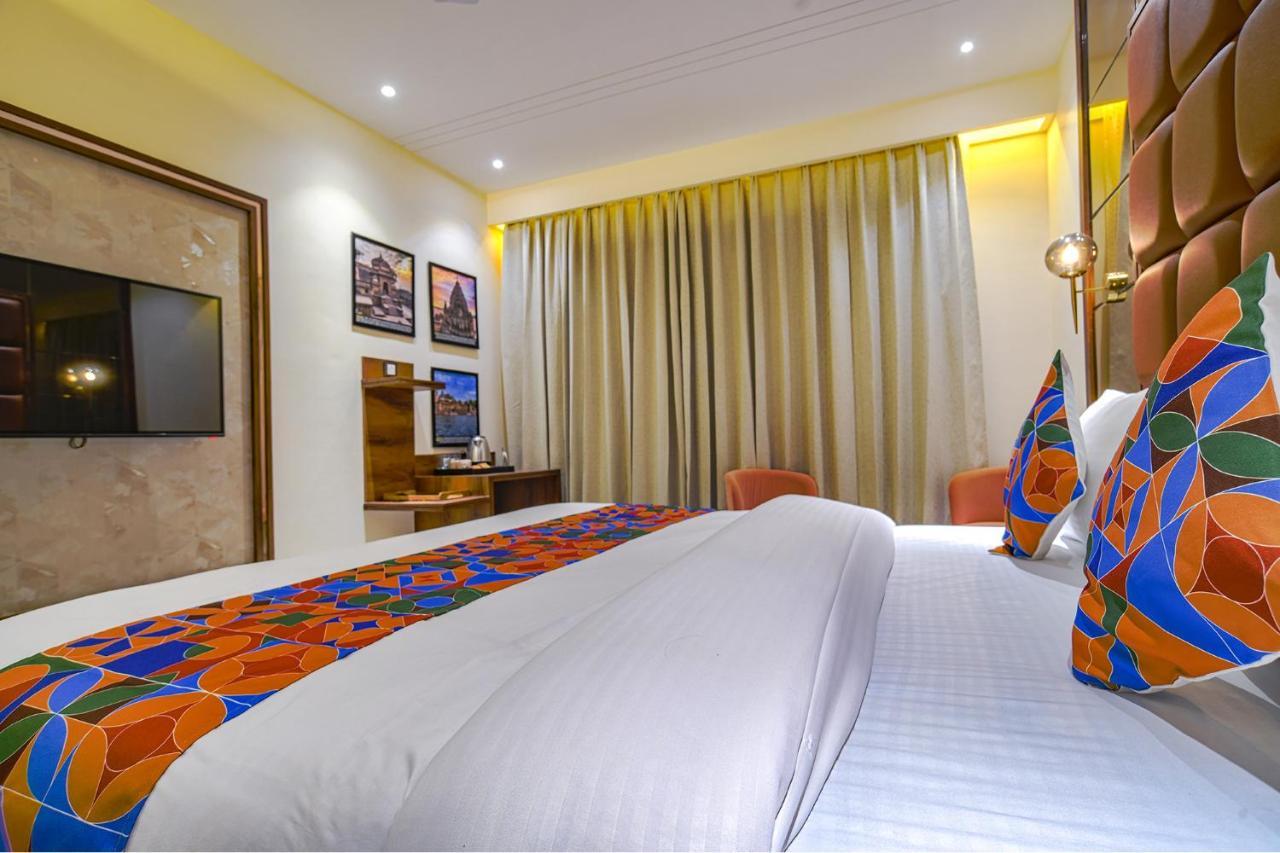 Fabhotel Benchmark Indore Exteriör bild