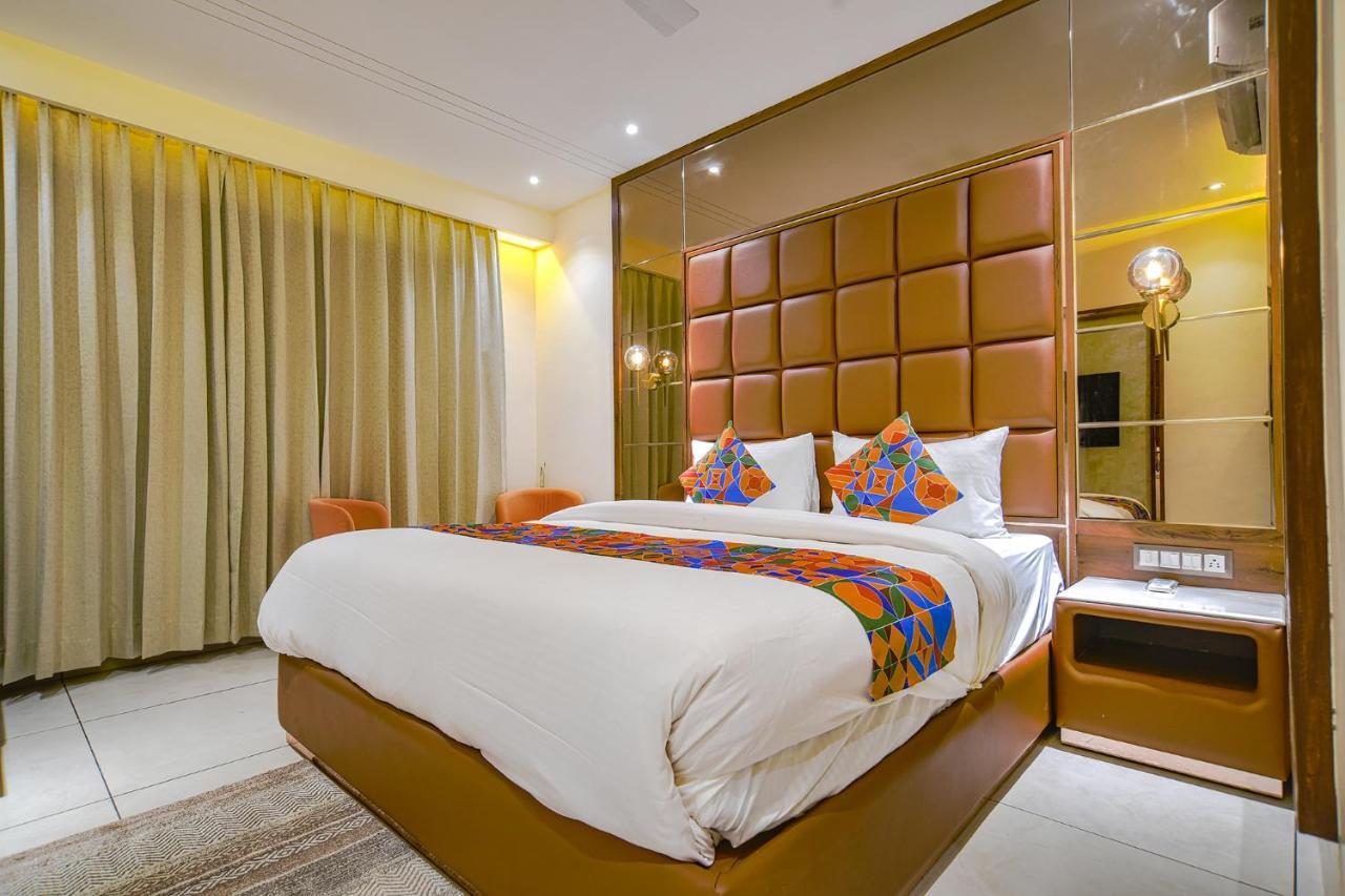 Fabhotel Benchmark Indore Exteriör bild